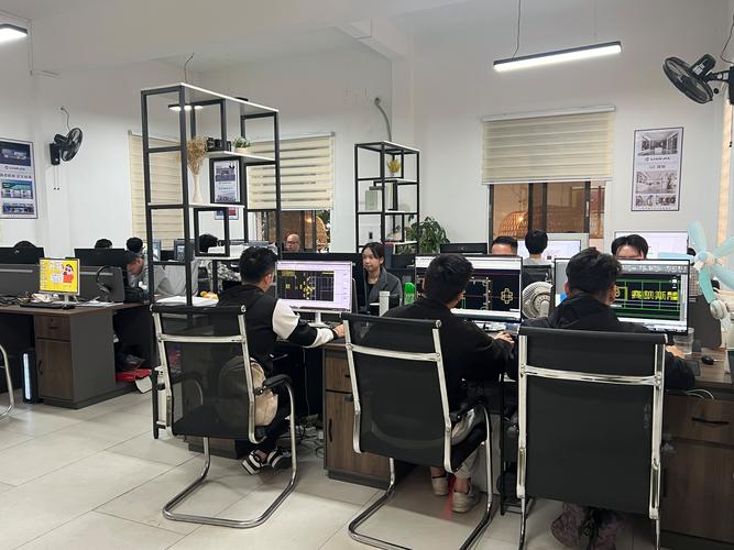 phpcms v9网络科技工作室模板